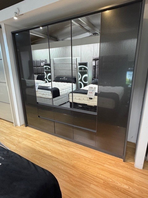 Rauch Mainz Plus 5 Door 6 Drawer Wardrobe ( Display Model Only)