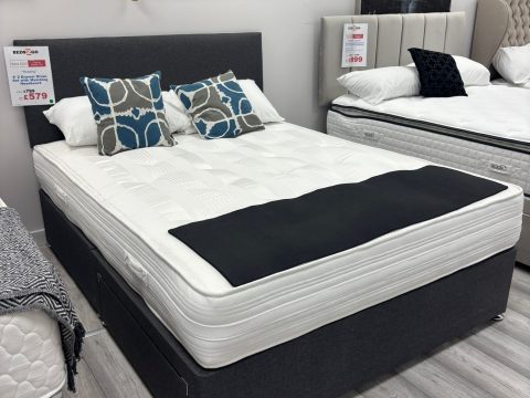 Reading 5' 2 Drawer Divan Set with Plain Strutted Headboard
